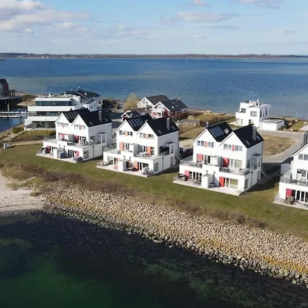 Maisonette-fewo-ostseeflair-by-seeblick-ferien-oro-erste-wasserreihe-e-saeule Apartament Olpenitz