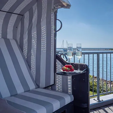 Maisonette-fewo-ostseeflair-erste-wasserreihe-panoramablick-by-seeblick-ferien