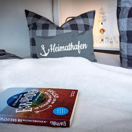 Maisonette-fewo-ostseeflair-by-seeblick-ferien-oro-erste-wasserreihe-e-saeule *