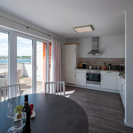 Maisonette-fewo-ostseeflair-by-seeblick-ferien-oro-erste-wasserreihe-e-saeule Olpenitz